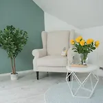 Danessi-25min Bis Koblenz,familie,balkon,parkplatz,top Ausstattung,2 Baeder,waschmaschine,spuelmaschine,arbeitsplatz-perfekt Fuer Urlaub Und Business Mit Der Familie 아파트 *