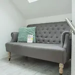 Danessi-25min Bis Koblenz,familie,balkon,parkplatz,top Ausstattung,2 Baeder,waschmaschine,spuelmaschine,arbeitsplatz-perfekt Fuer Urlaub Und Business Mit Der Familie Strassenhaus