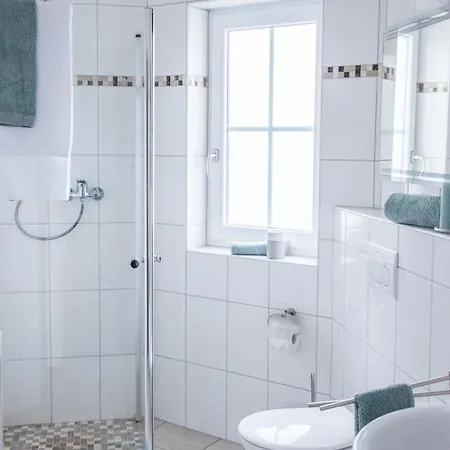 Danessi-25min Bis Koblenz,familie,balkon,parkplatz,top Ausstattung,2 Baeder,waschmaschine,spuelmaschine,arbeitsplatz-perfekt Fuer Urlaub Und Business Mit Der Familie * Strassenhaus
