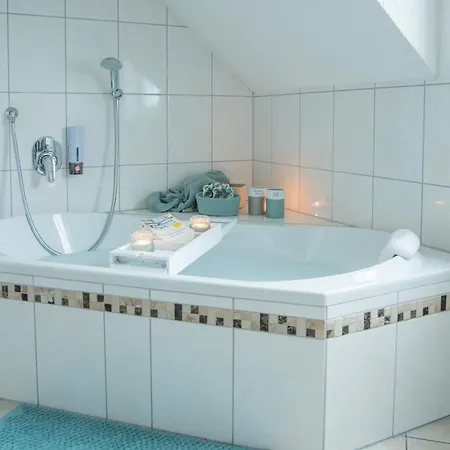 Danessi-25min Bis Koblenz,familie,balkon,parkplatz,top Ausstattung,2 Baeder,waschmaschine,spuelmaschine,arbeitsplatz-perfekt Fuer Urlaub Und Business Mit Der Familie * Strassenhaus