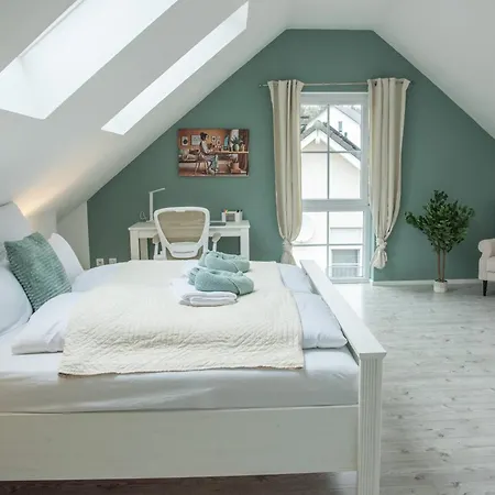 Danessi-familie,balkon,parkplatz,top Ausstattung,2 Baeder,waschmaschine,spuelmaschine,arbeitsplatz-perfekt Fuer Urlaub Und Business Mit Der Familie Apartment Strassenhaus