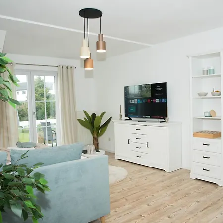 Danessi-25min Bis Koblenz,familie,balkon,parkplatz,top Ausstattung,2 Baeder,waschmaschine,spuelmaschine,arbeitsplatz-perfekt Fuer Urlaub Und Business Mit Der Familie * Strassenhaus