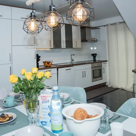 Danessi-familie,balkon,parkplatz,top Ausstattung,2 Baeder,waschmaschine,spuelmaschine,arbeitsplatz-perfekt Fuer Urlaub Und Business Mit Der Familie * Strassenhaus